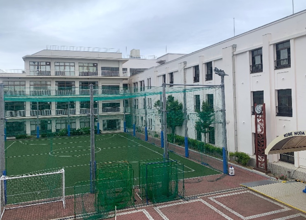 神戸野田高等学校の校舎